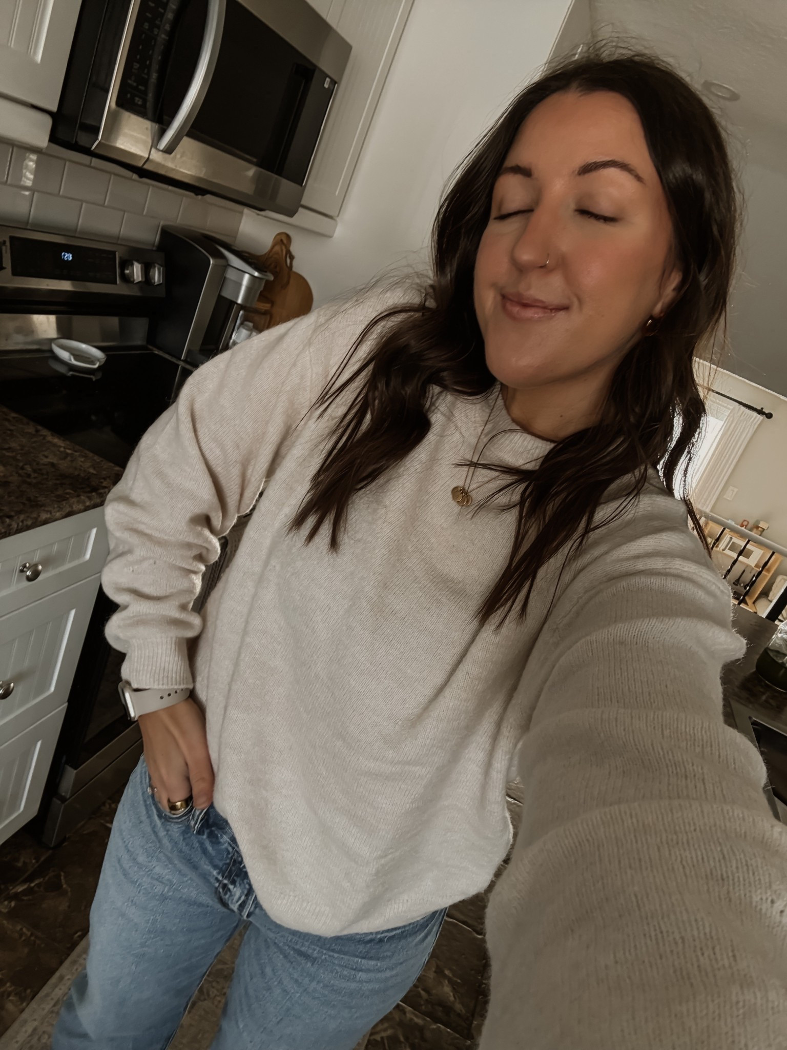 OOTD 🤍

Sweater size small
Jeans size 2 regular (runs big) 

#LTKjeans #LTKcanada #LTKsale