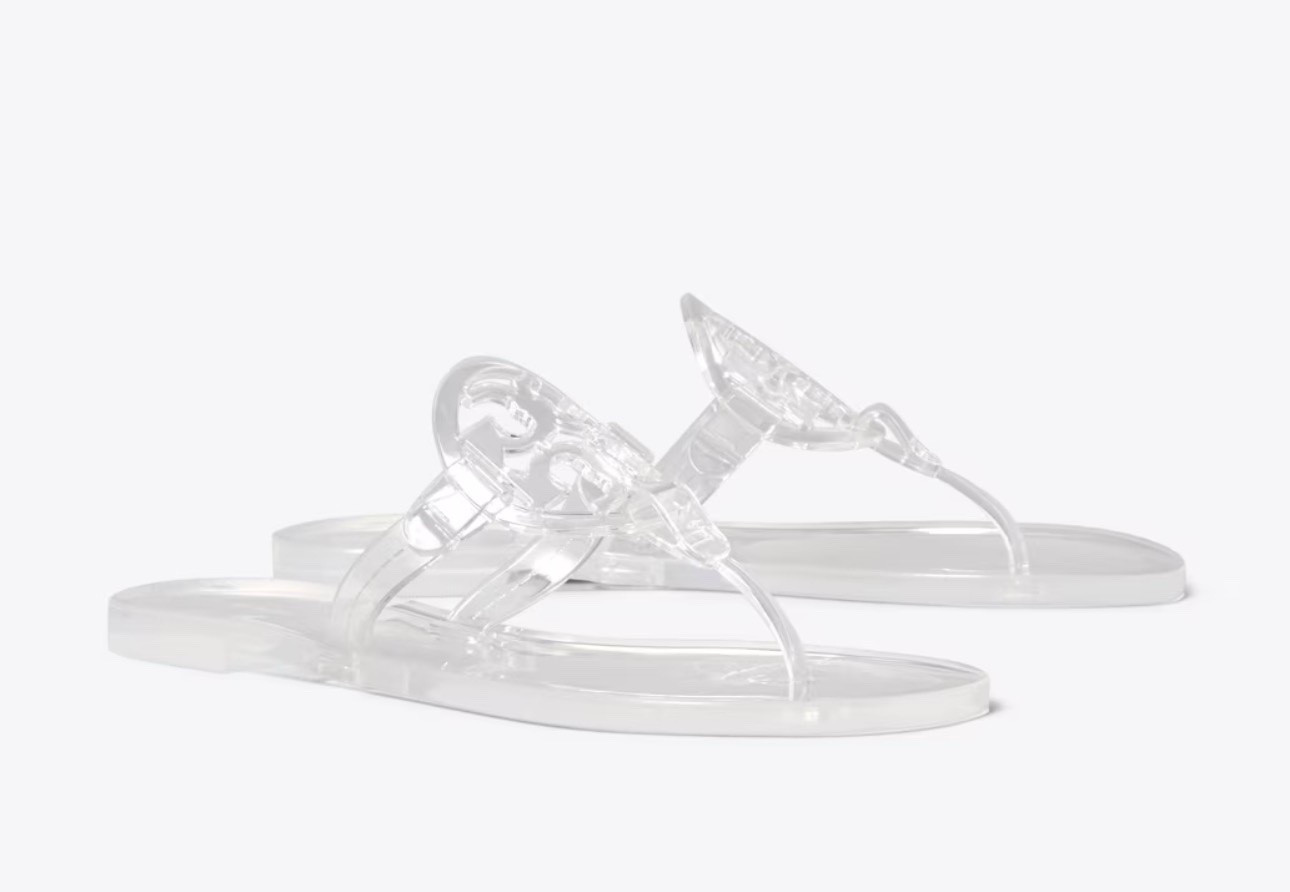 Tory Burch Jelly sandals 🫠🫠

Sandals | summer | sandals | flip flop | trending

#LTKSeasonal #LTKSwim #LTKmomlife