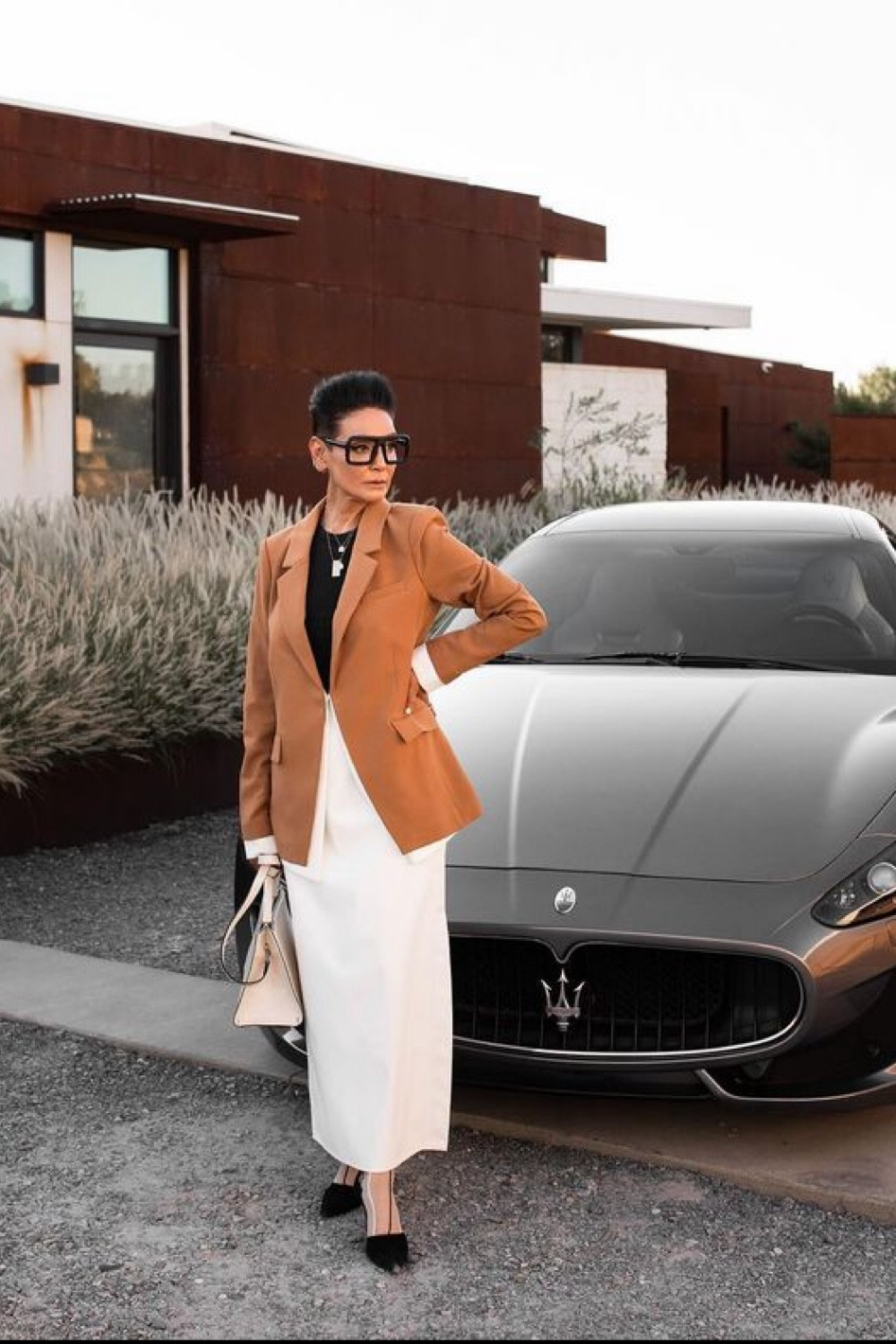 All of a sudden, after giving them a rest for a couple of years, I am all about polished Blazers once again!!!
Because I have short hair, when I put on a blazer/outfit together I'm thinking about how to soften it. Since there's no ponytail flipping around I have to consider what's going to offset this. Sometimes it's a piece of jewelry other times it's a heel.
But in the end, it all depends on my mood! Some days I want to be girlie other days I just go with the flow masculine/ feminine, unfussy, effortless ......
unapologetically myself!!!!
Either way, it's a piece that makes it easy to get away with wearing jeans every day, no matter what you might be doing.