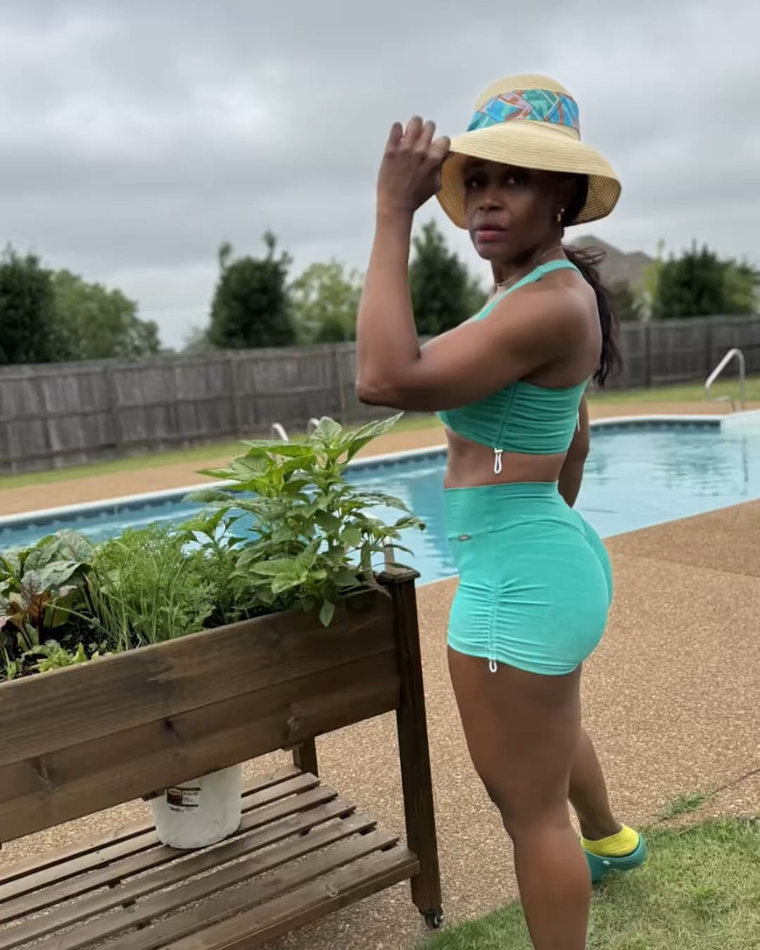 🌿 FIT LIFESTYLE CONTINUES 🌿

Getting ready for Labor Day weekend one sweaty backyard task at a time 😂☀️

I left my Monstera outside to catch a little rain shower and Tennessee said, “here’s some hard water residue too for character development.” So now we’re wiping down leaves with a tiny touch of Dawn before bringing her back inside for her indoor jungle duties 🌱✨

OOTD today:
• Started the morning in my @lululemon set for my gym session
• Changed into @bombshellsportswear because the humidity outside feels approximately 4,782% 😭
• Gardening is on today’s agenda which honestly counts as my SECOND round of cardio at this point

Meanwhile the backyard is finally coming together 🤍
The pool is looking so much better and this dolphin vacuum is truly out here earning employee of the month 🐬💦

Little by little:
• workouts
• gardening
• cleaning
• pool maintenance
• homemaking
• movement
• consistency

That’s the lifestyle. Not perfection… just showing up daily 🌿

#FitLifestyle #SlowLiving #BackyardGoals #GardeningLife #MonsteraPlant #PoolsideLiving #Lululemon #BombshellSportswear #Homemaking #LaborDayWeekend #FitnessLifestyle #GardenTherapy #SuburbanChronicles #PoolMaintenance #HealthyLifestyle #DailyMovement #OutdoorLiving #ContentCreatorLife #CountryLiving #WorkoutLifestyle

#LTKdayinmylife #LTKSwim #LTKHome