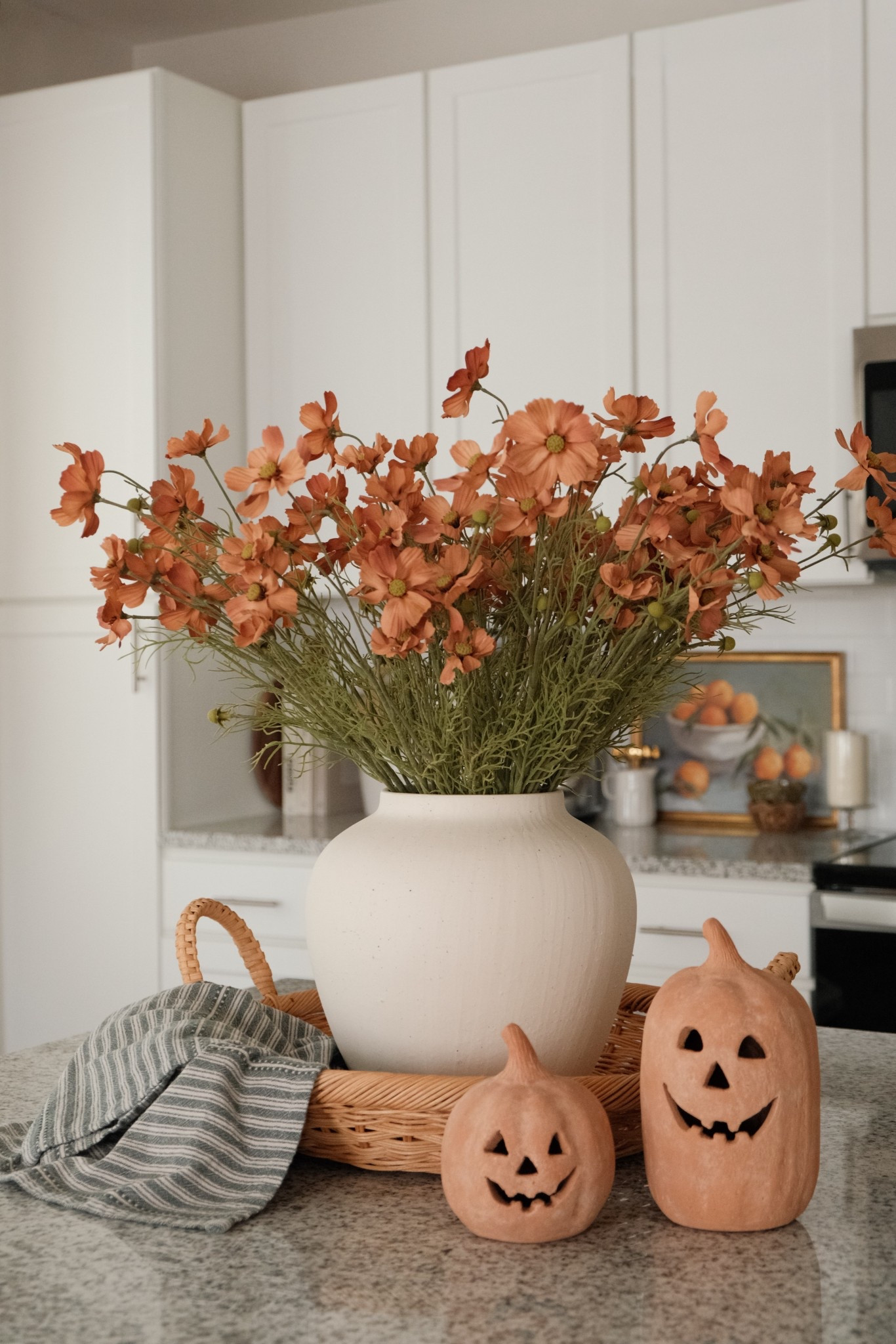 one of my favorite fall kitchen stylings yet! 🍂

stems are hobby lobby and vase is home goods! 🫶🏼

#LTKSeasonal #LTKHome #LTKStyleTip