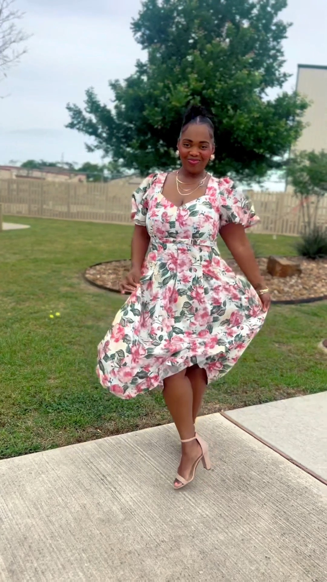 Such a fun & flirting dress & perfect for spring!! 

#LTKMothersDay #LTKMidsize #LTKootd