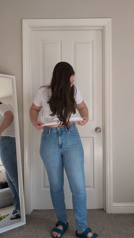 Home Try On: the Mom Hubert Jeans and Boxy Semi-Crop Noble Tee from Mott & Bow

Save 10% with code WAYWARD

#LTKSeasonal #LTKtravel #LTKVideo