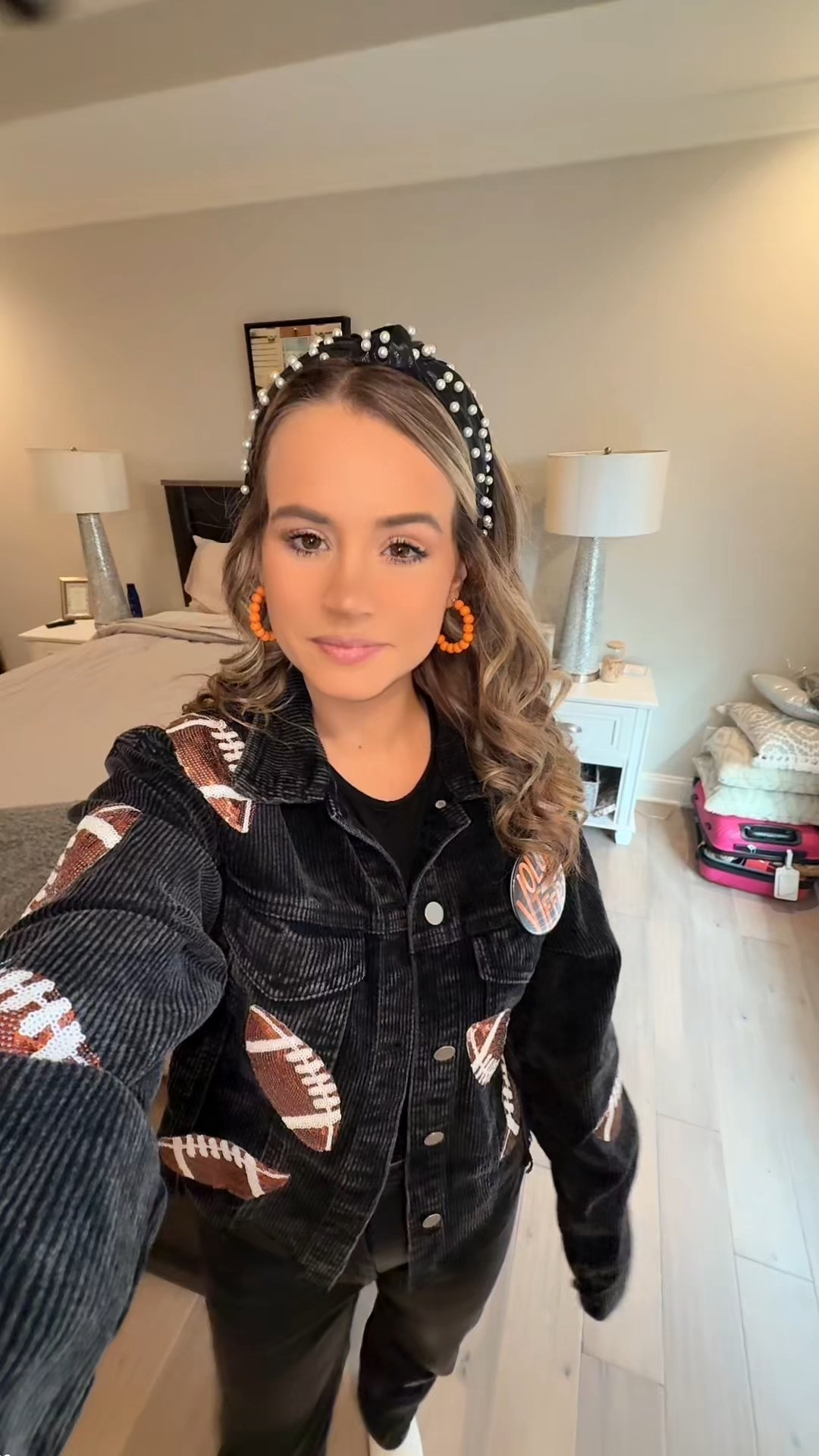 Gameday Black-Out OOTD 🖤🧡 

#LTKTravel #LTKPetite #LTKSeasonal