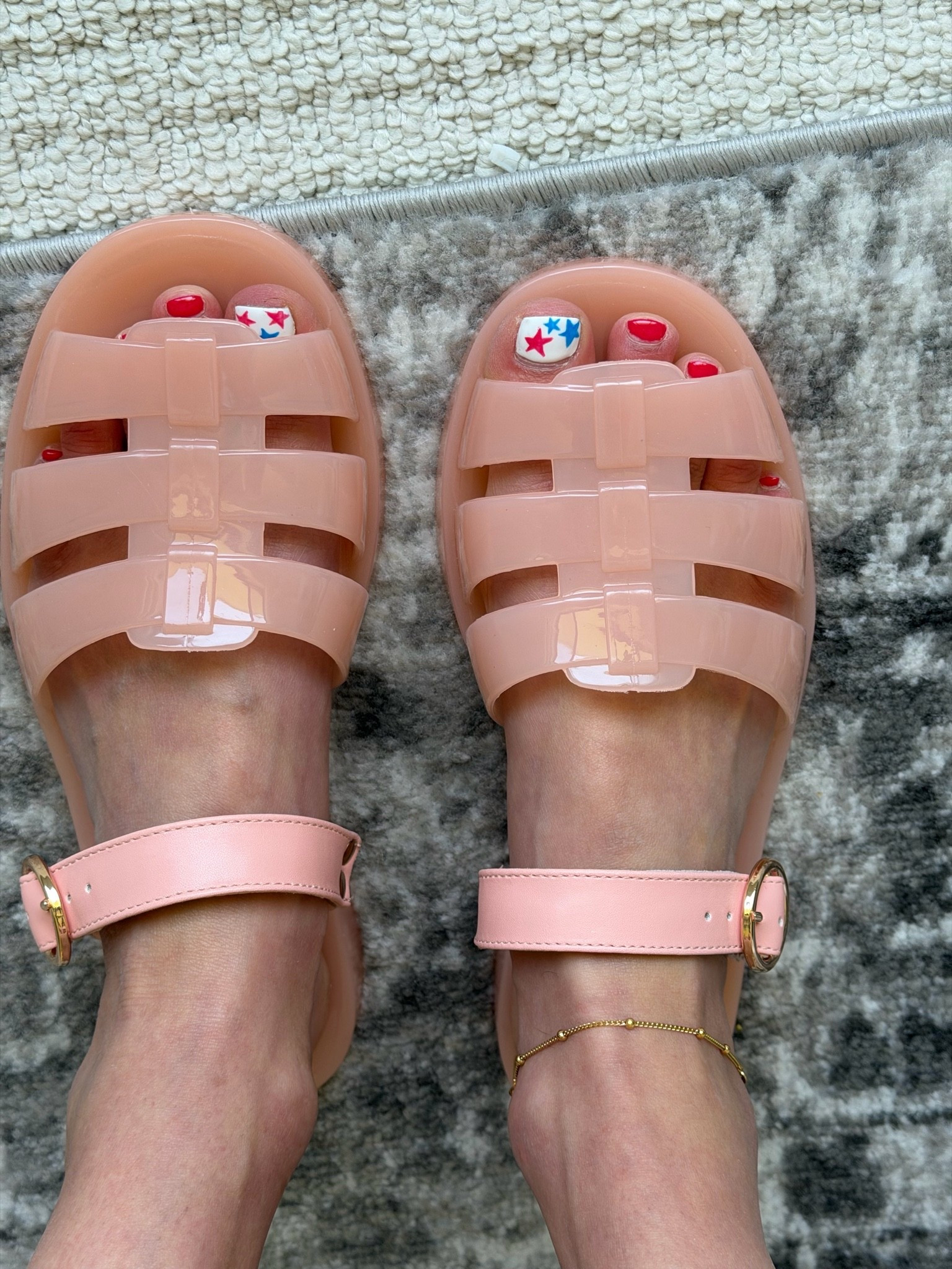 Jelly sandals 
Women summer sandals 
@Tuckernuck sandals

#LTKootd #LTKmomlife #LTKgrwm