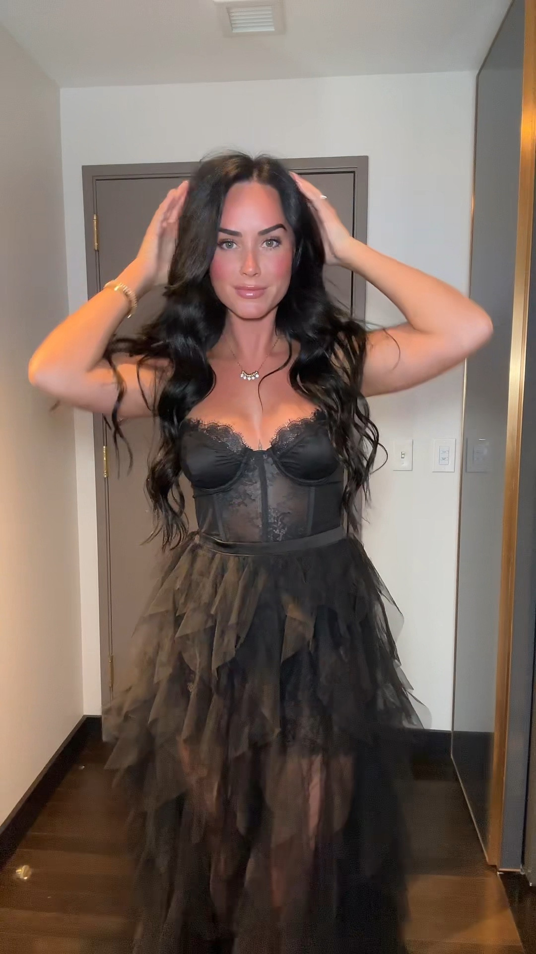 The perfect event dress 🖤 

Wearing a size small dress


#LTKVideo #LTKStyleTip #LTKCon