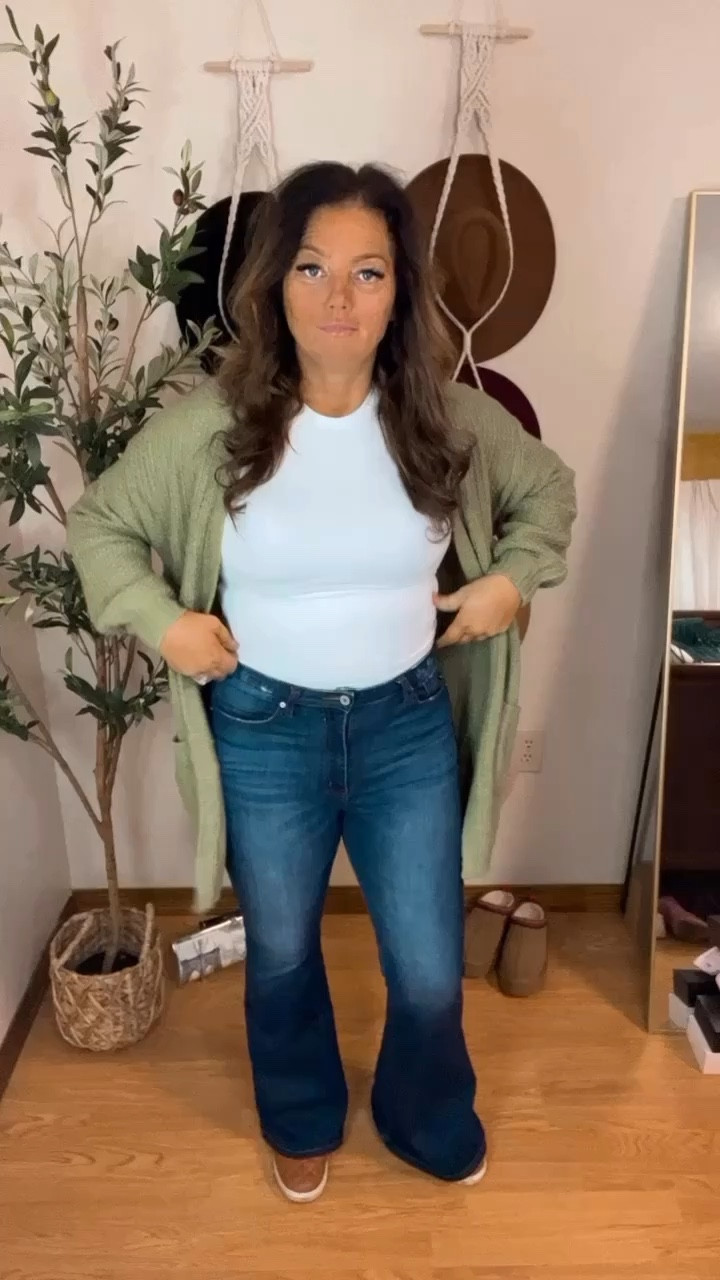 This is a great easy and quick look. As a teacher it is a must. This skims inspired top is perfection. I love that it fits like a bodysuit. Everything fits tts. Wearing a large on top, medium in cardigan, and 10 in jeans. #outfitinspo #winteroutfit #ootd #teacherootd

#LTKstyletip #LTKSeasonal #LTKmidsize