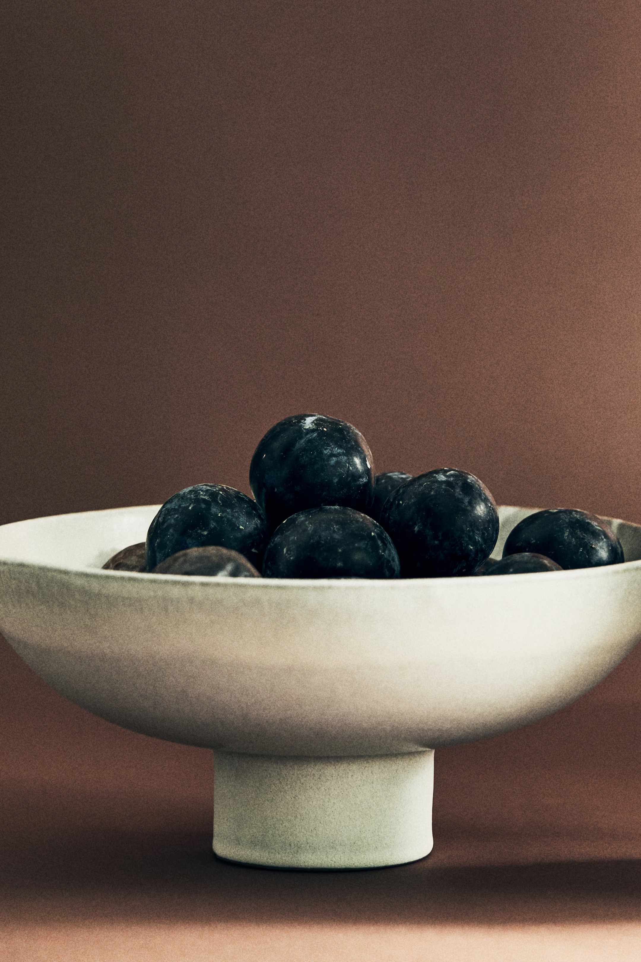 Hand-glazed serving bowl | H&M (UK, MY, IN, SG, PH, TW, HK)