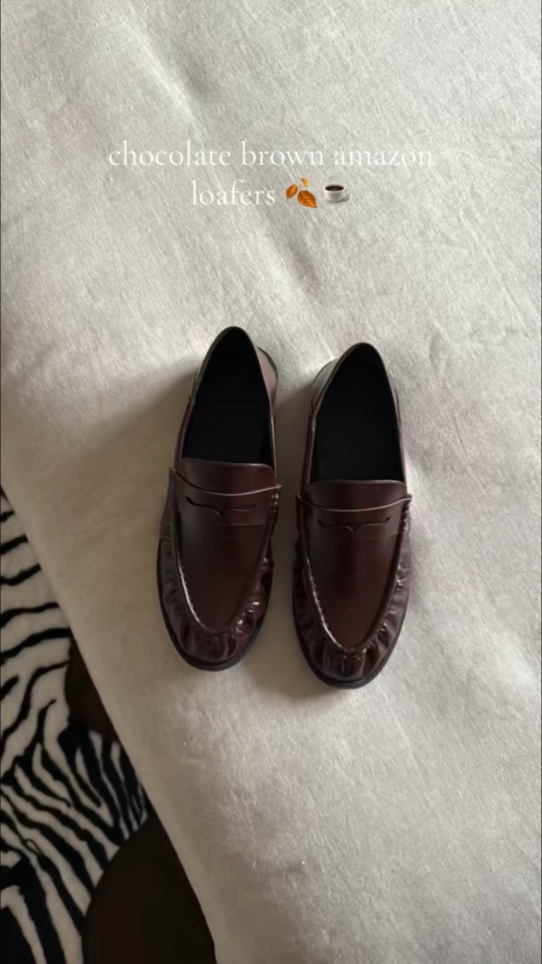 Loafers.  Work wear.  Flat shoes.  Fall shoes.  Spring shoes.  Office shoes.  Cool girl aesthetic #womenshoes #loaferss