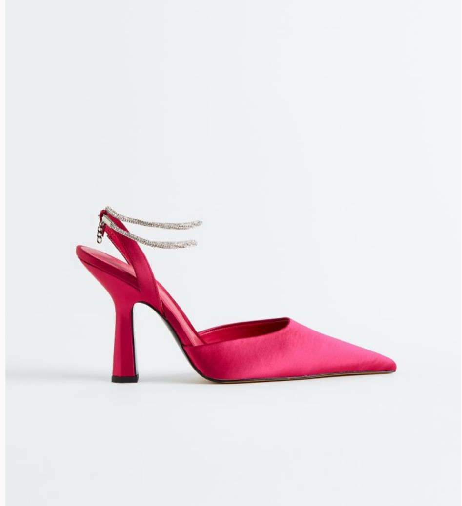 Pointy toe heels sling back hot pink satin shoes from h&m

#LTKshoecrush