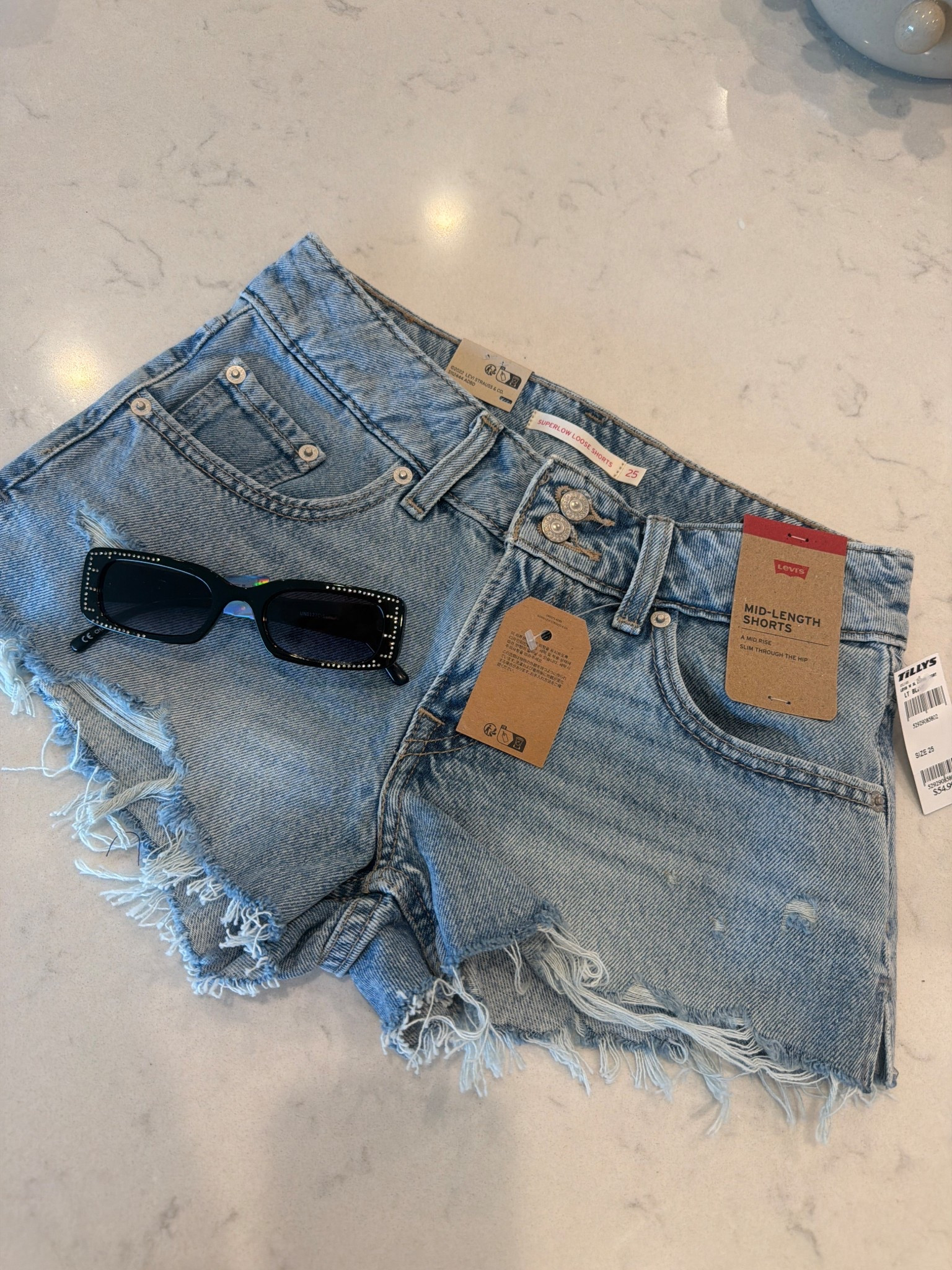 Levi’s forever!! Low-rise edition 😍

#LTKgrwm #LTKSeasonal #LTKootd