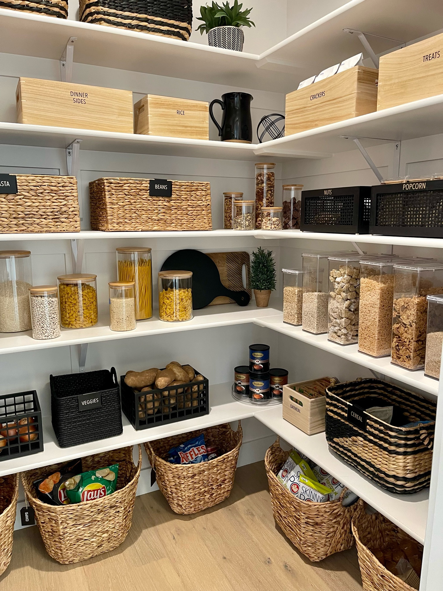 Balance | We used a variety of textures here to balance everything out. 

#natural #pantryinspo #organizewithtracy #thetracyway #organize #pantry

#LTKhome