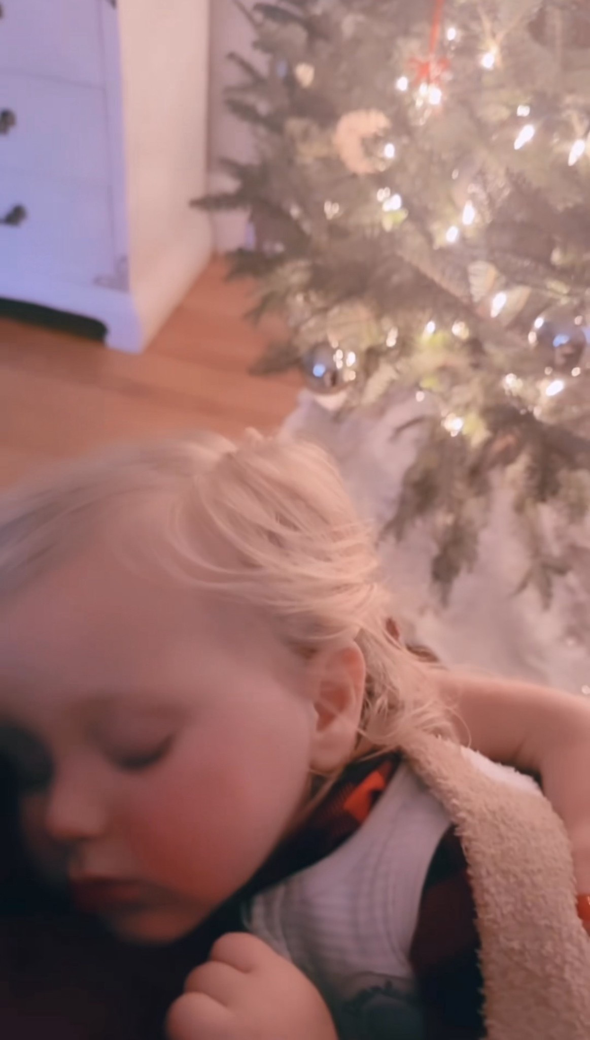it just doesn’t get sweeter than this right here 🤱🎄👶🏼🌟 #rockinaroundthetree 🥰

#LTKHoliday