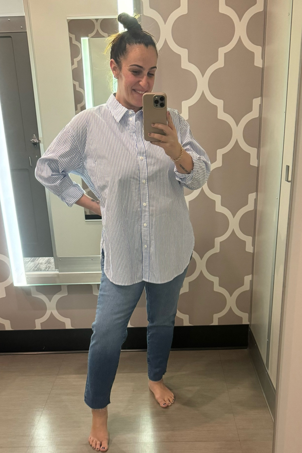 Loving this oversized button down top with 90s slim jeans! Wearing large on top and true size 10 in jeans. Size up in jeans if you are in between. 

#LTKstyletip #LTKmidsize #LTKfindsunder50