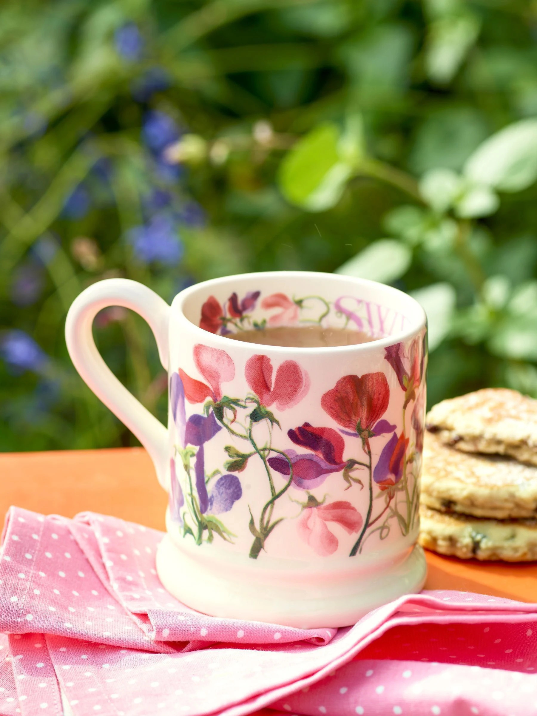 Emma Bridgewater Emma Bridgewater Cream Sweet Pea Multi 1/2 Pint Mug | Next US
