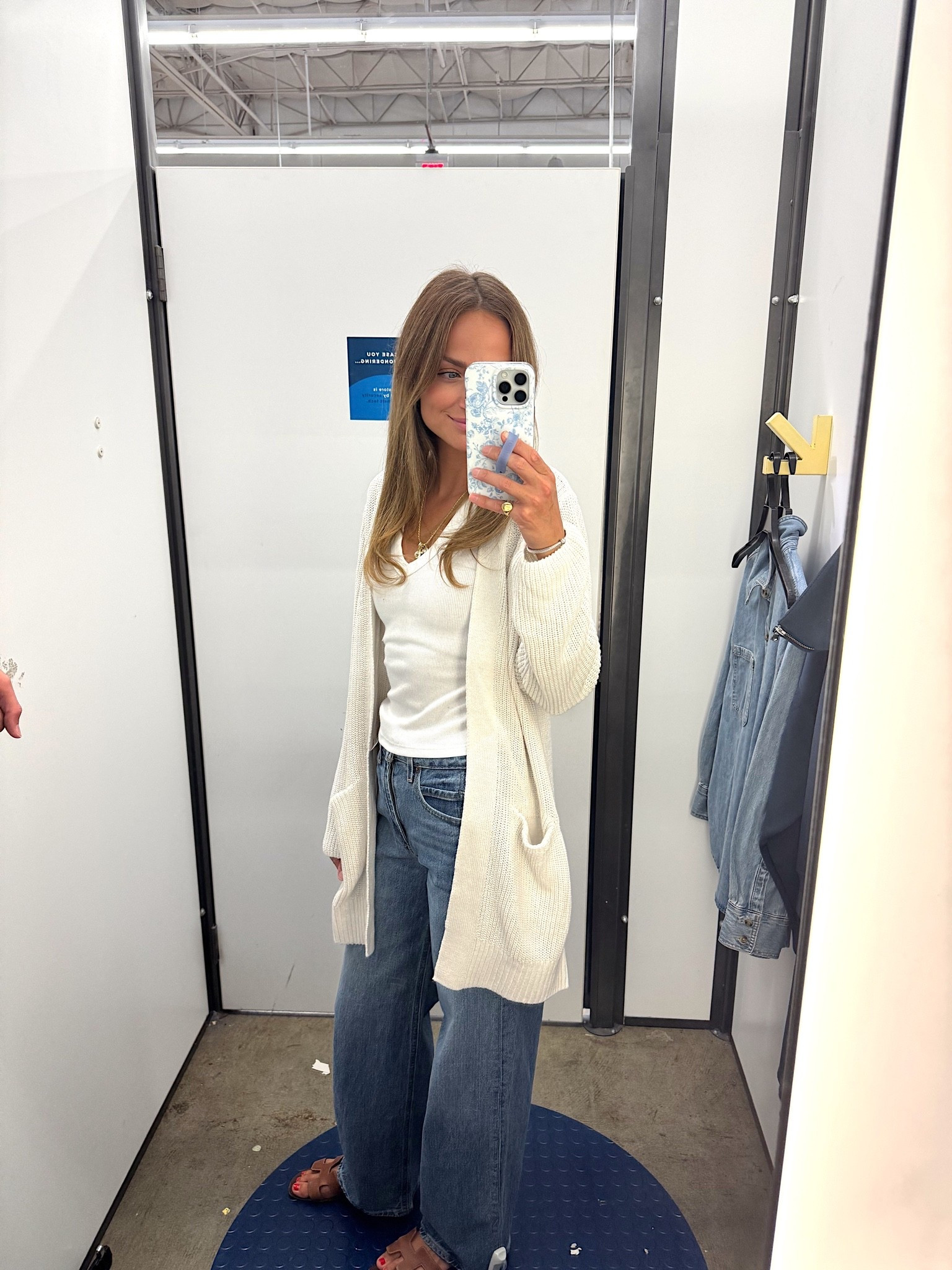 Loved this oversized cardigan for an easy casual but comfy outfit days!!
Small tank 
Xs cardigan 

Affordable fashion

#LTKSaleAlert