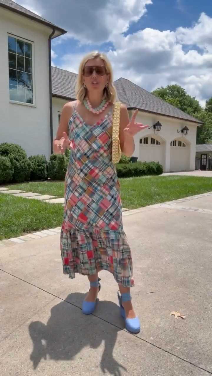 This is a YES dress if I’ve ever seen one! Yall have seen me in the skort in this print and it is absolutely fabulous. I’m in a small and 8 espadrille tts. 

*code Catherine20 for 20% off at Allie + Bess

#LTKdayinmylife #LTKmomlife #LTKOver40