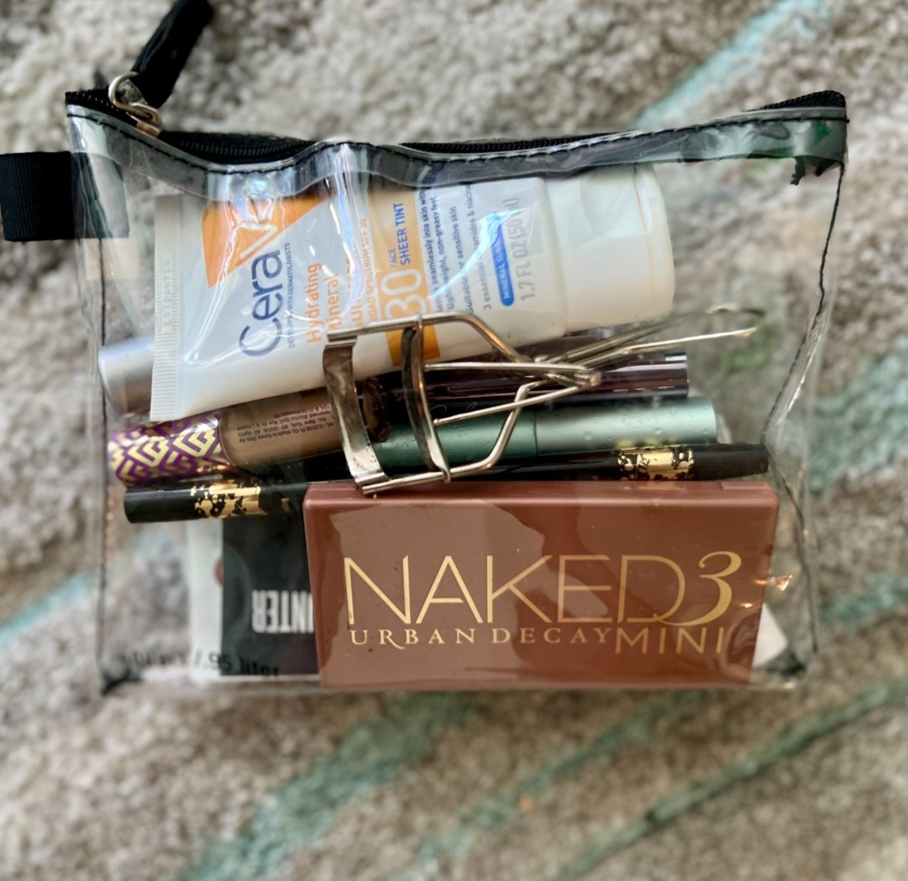 My little travel MVPs 💁🏼‍♀️✈️
This clear TSA-friendly bag + my mini Naked palette are the two things that always make it into my carry-on. The bag keeps everything organized (no more digging) and the palette is on major sale today — perfect everyday neutrals in a tiny travel size.

#LTKSaleAlert #LTKBeauty #LTKTravel