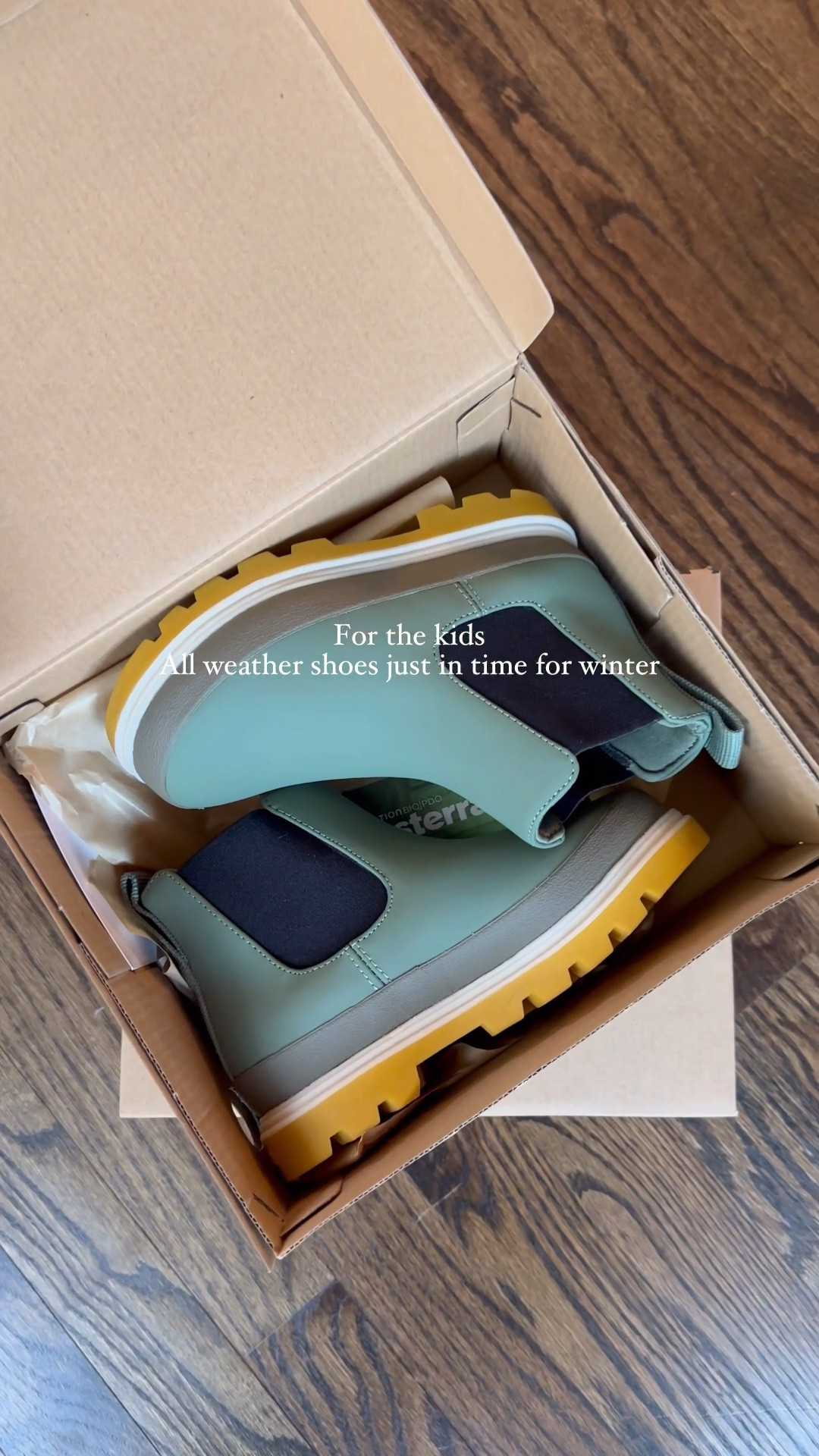 Fall ready boots for every age. These 
@NativeShoes boots are so durable! My favorite part is that scuffs from adventures wipe right off making them look new for dinner. 
#NativeShoesPartner | #LiveLightly | #FallIntoAdventure AD