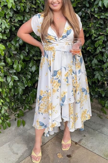 This floral dress is perfect for summer!

Plus size summer dress, plus size floral dress

#LTKunder100 #LTKcurves #LTKFind