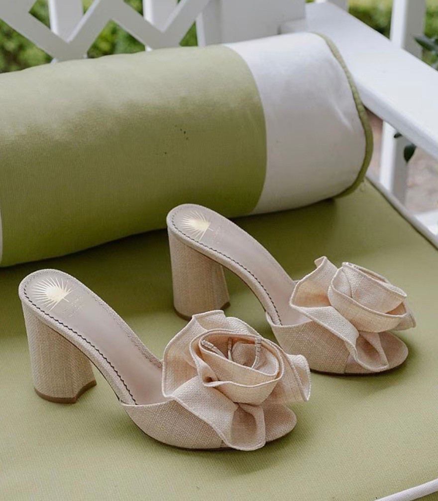 Heel Sandals 
Block heel
Business casual shoes
Wedding guest dress
Spring outfit 
Summer outfit 
Mules sandals 
Antonio Melani
x Style by Simkins Blake Flowered Dress Mules

#LTKWorkwear #LTKShoeCrush #LTKSeasonal