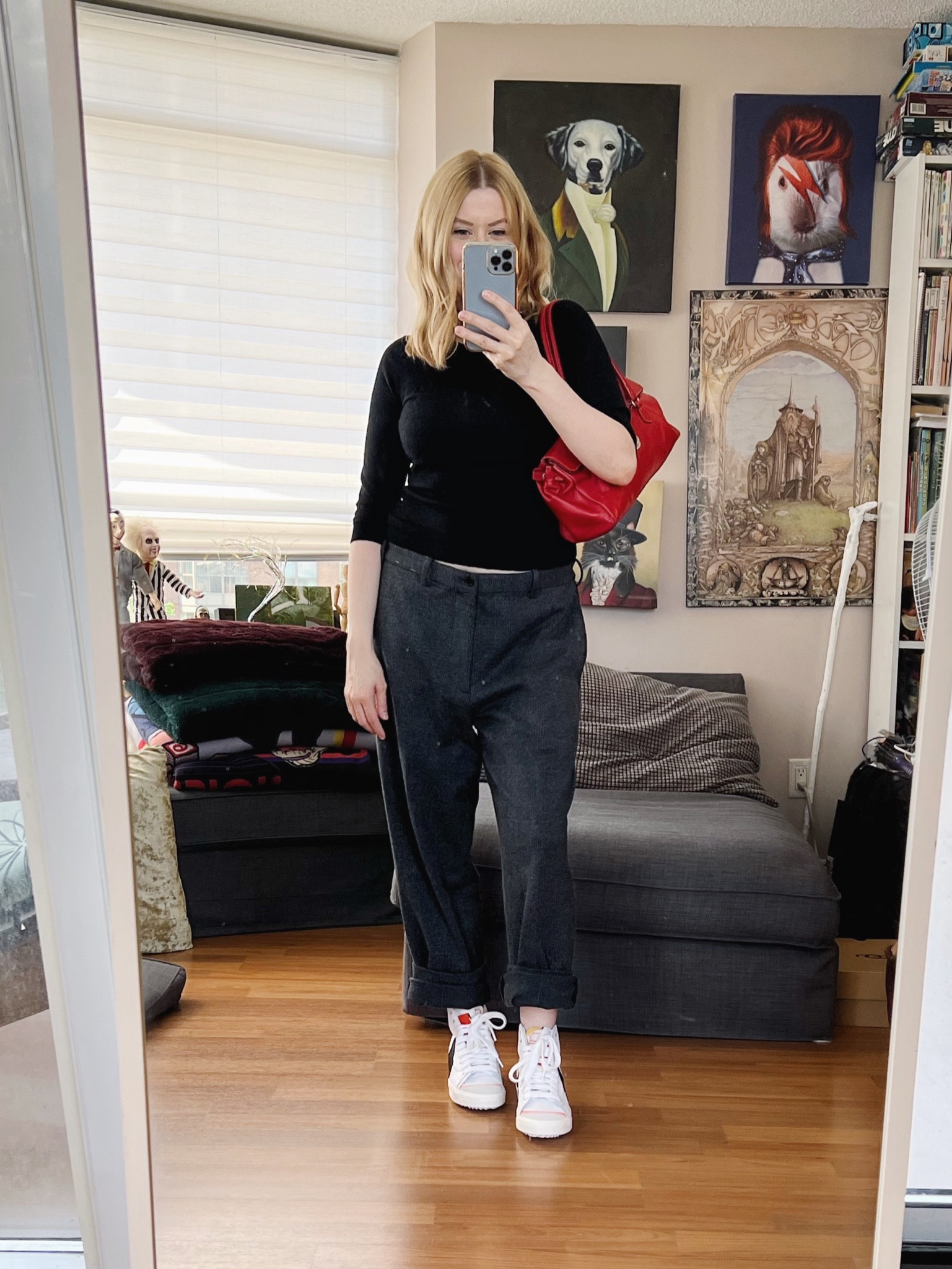 Men’s trousers, men’s sneakers, secondhand sweater and handbag.
Shopping the men’s  section is always one of my biggest styling “secrets/tips". 
•
.  #summerlook  #torontostylist #styleadjectives #StyleOver40  #nikeblazer #poshmarkFind #thriftFind #thriftstyle #secondhandFind #fashionstylist #FashionOver40  #MumStyle #genX #genXStyle #shopSecondhand #genXInfluencer #vintageprada #genXblogger #secondhandDesigner #Over40Style #40PlusStyle #Stylish40s #styleTip  #secondhandstyle 


#LTKshoecrush #LTKstyletip #LTKFind