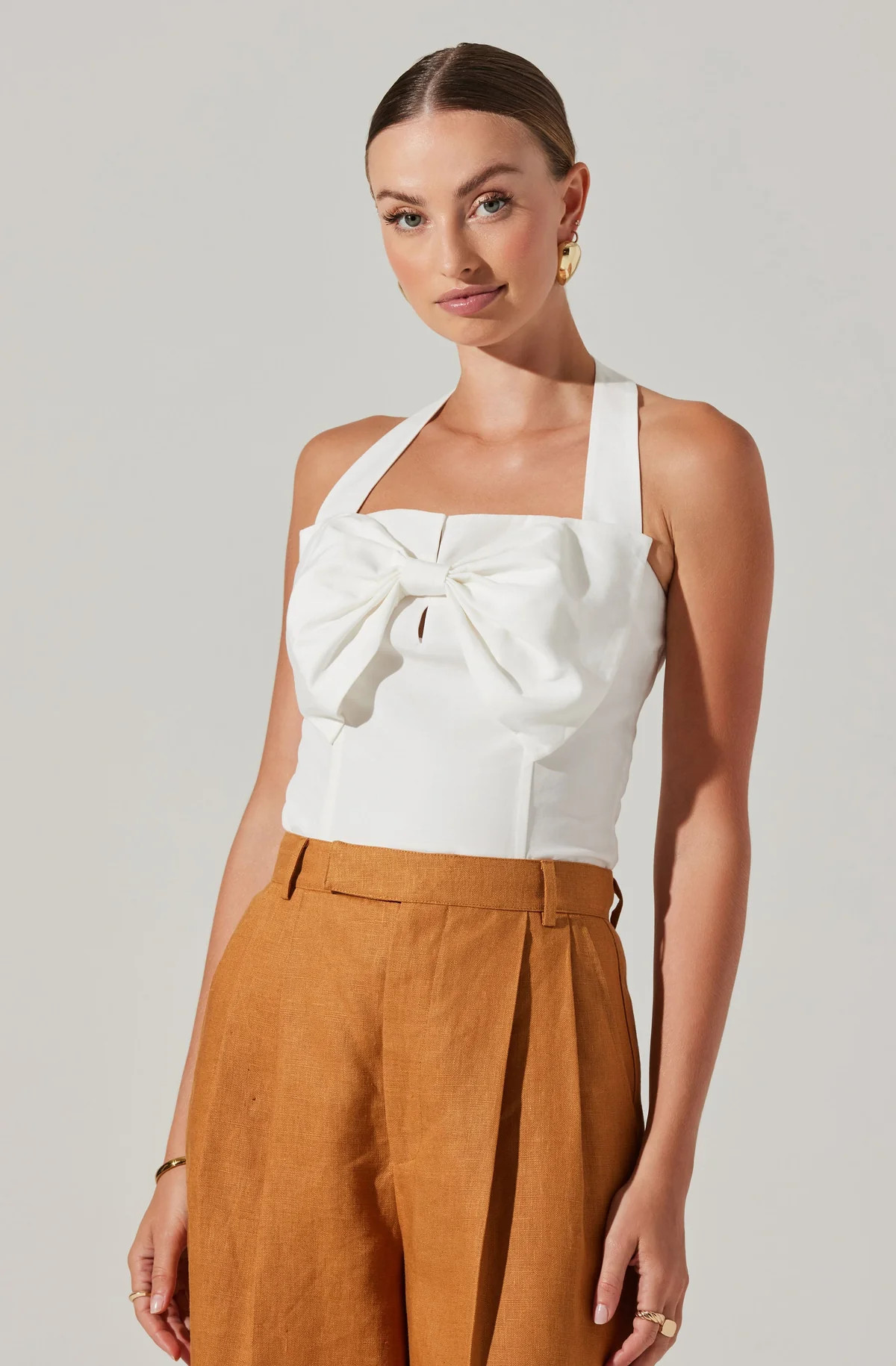 Sunna Halter Neck Top | ASTR The Label (US)