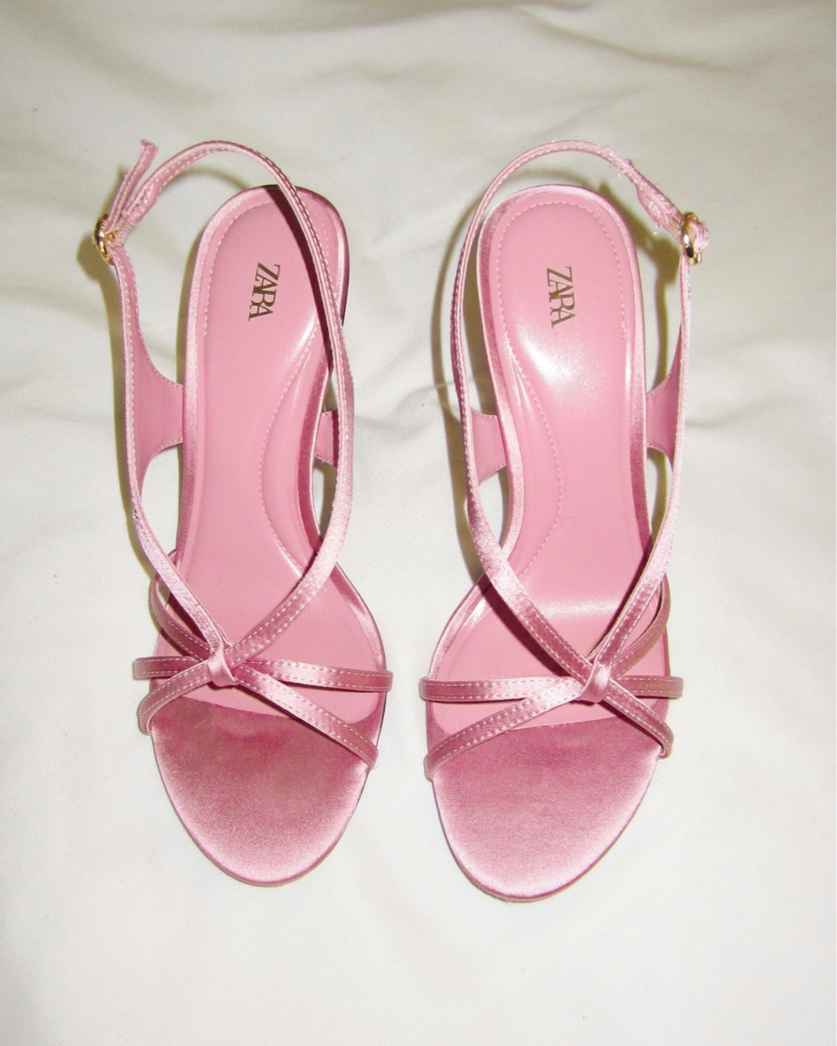Pretty pink heels I’m loving! 💕