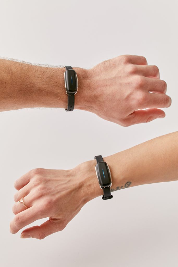 Bond Touch Long Distance Bracelet - Set Of 2 | Urban Outfitters (US and RoW)