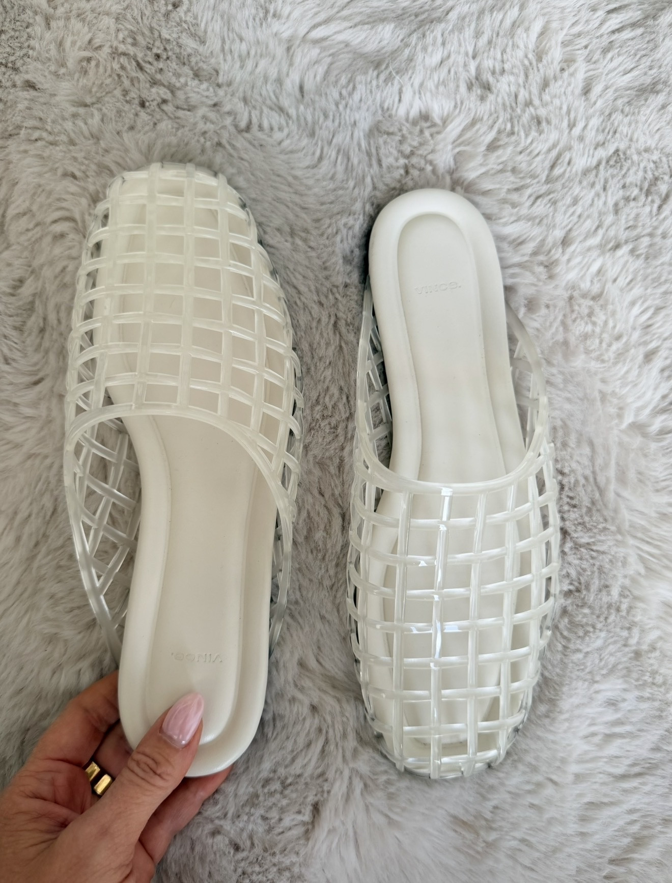 The perfect summer jelly sandals 🩷

#LTKmomlife #LTKfitnessgoals #LTKootd