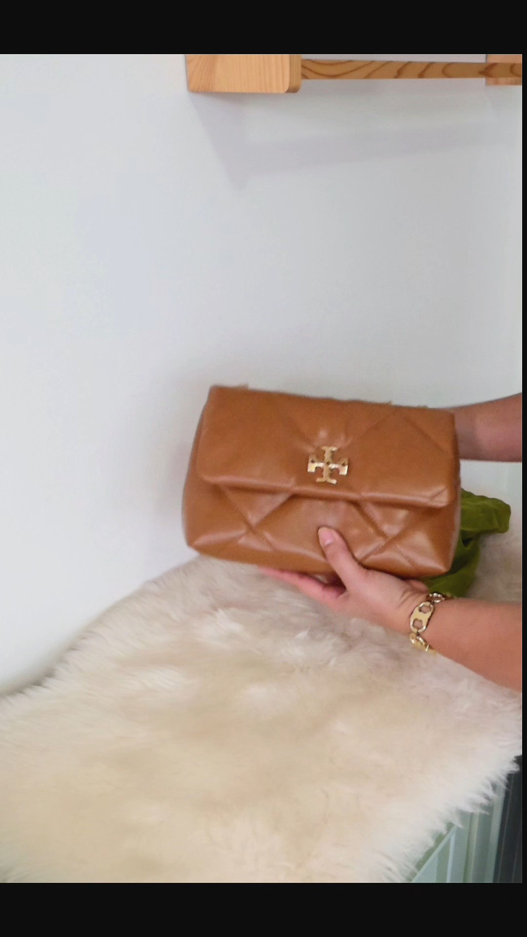 Unbox with me.. it's so gorgeous 🫶🤎🫶

#LTKValentine #LTKootd