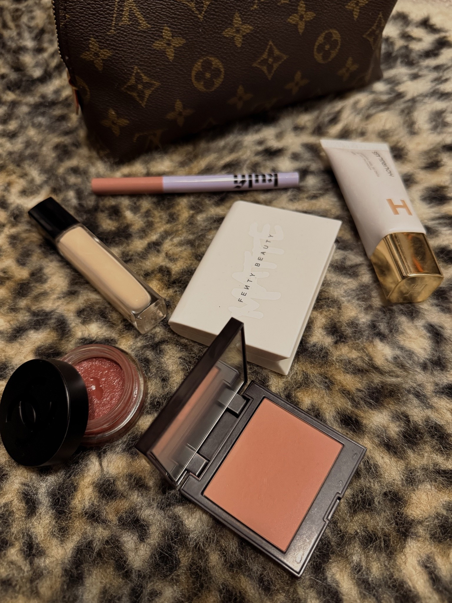 My two minute face. Chanel cheek in vital beige, kulfi lip liner in la la la and Laura Mercia blush in chai.

#LTKOver40 #LTKBeauty #LTKselfcare