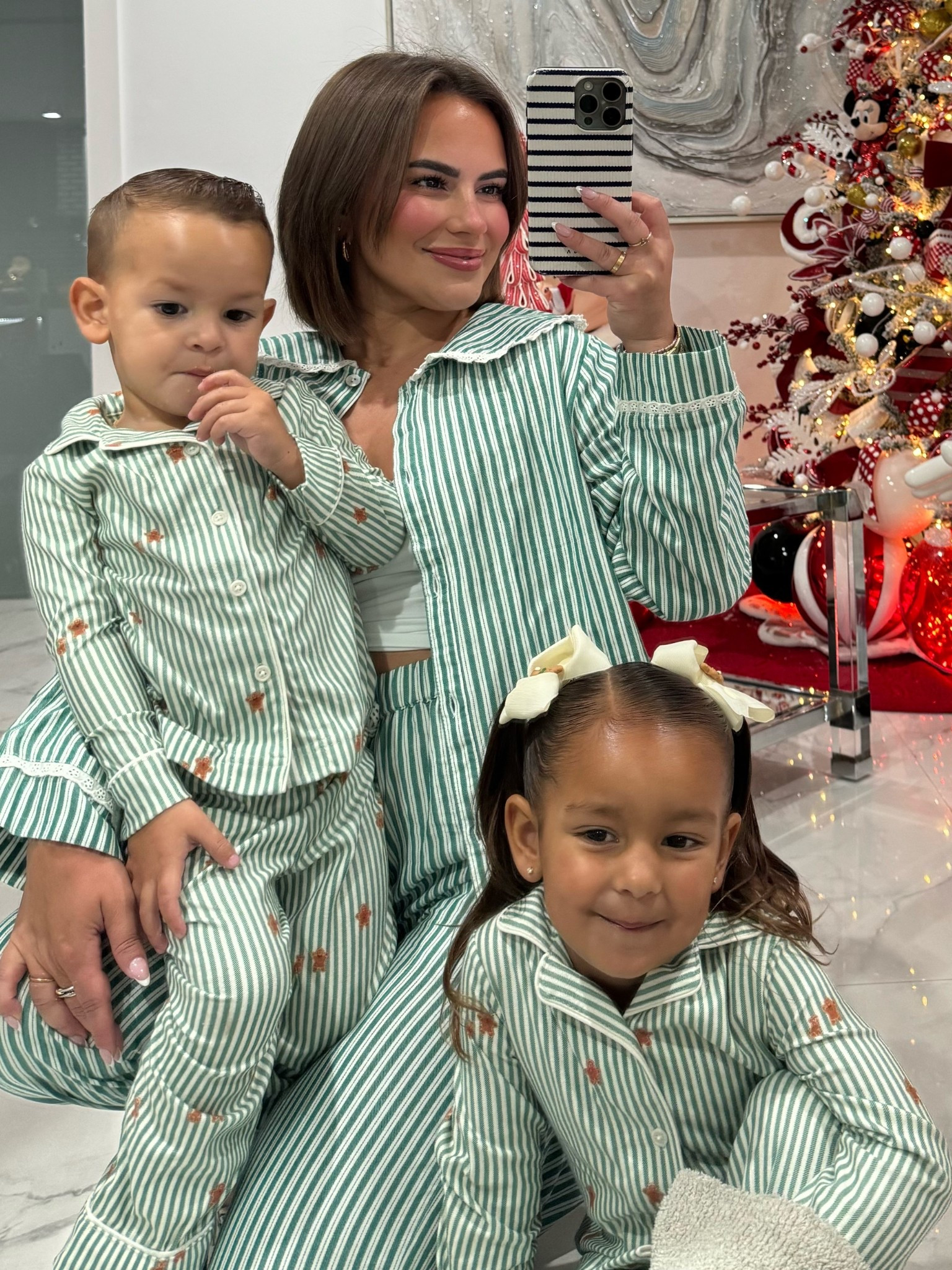 Christmas time is the best time!!

#LTKHoliday #LTKootd #LTKmomlife