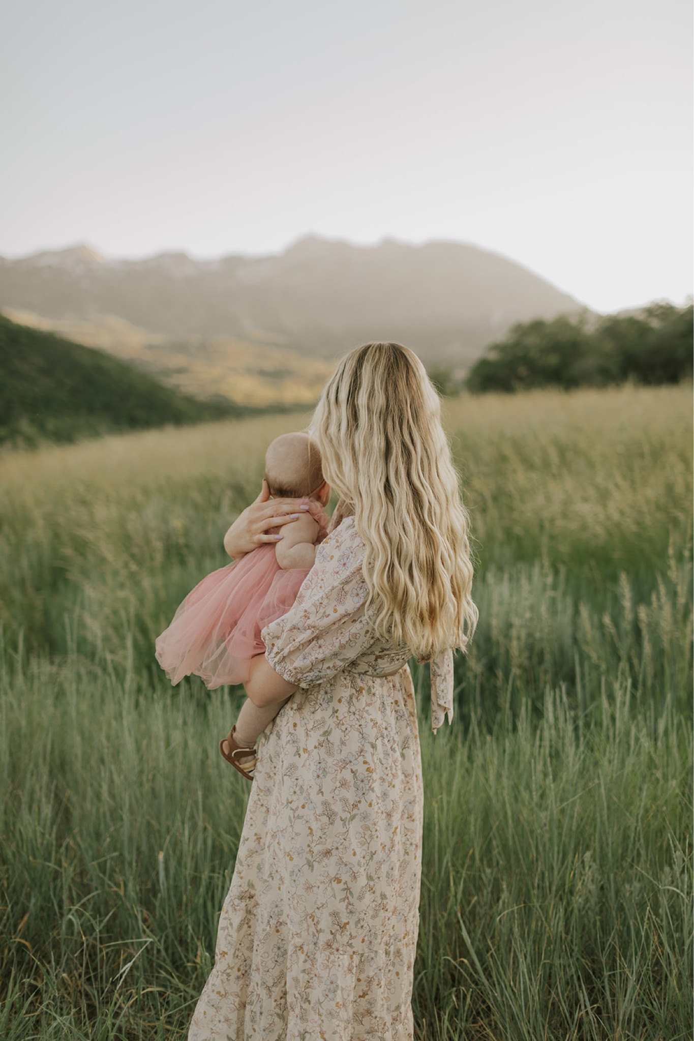 Mommy and me photoshoot outfit idea

#LTKfamily #LTKbeauty #LTKfindsunder100