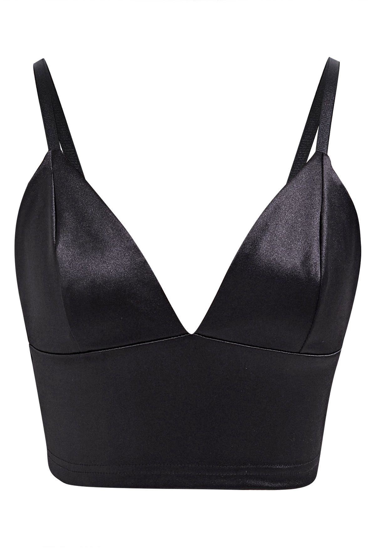Kurzes Camisole-Top mit V-Ausschnitt und Satin-Finish in Schwarz | Chicwish