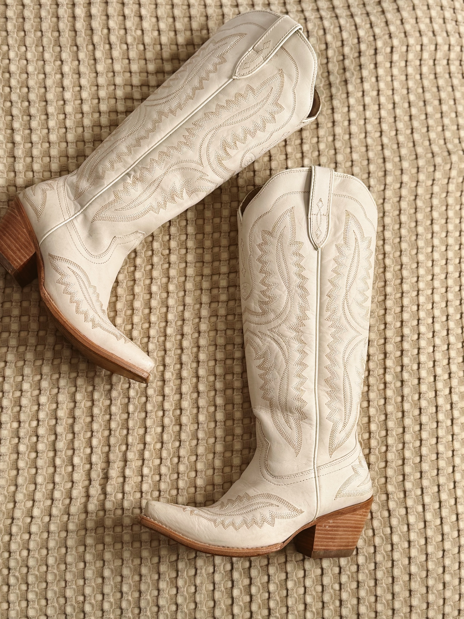 Love a good pair or tall boots 🤠