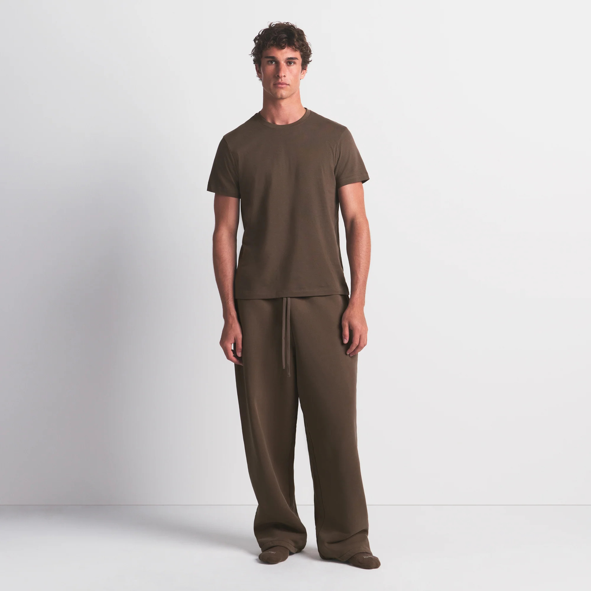 SKIMS COTTON MENS CLASSIC T-SHIRT | DRIFTWOOD | SKIMS (US)