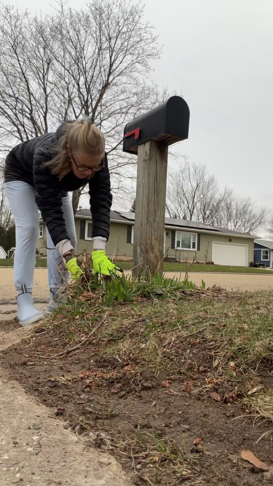 A little Wednesday morning yard work!! 💐🌷🍃🌧️💨

Again with the blue.. love them year-round and these pj’s are comfy/cozy while also cooling—perffff! ☁️

Medium in @Target Target pj top
Medium in @Target Target pj pants
8 in light blue Amazon rain boots 
black coat is from Eddie Bauer

#Targetpajamas #Targetstyle #Targetstyle #Targetfashion #Targetfinds #bluepajamas #springpajamas #pajamastyle #audenpajamas #cooling pajamas #winterpajamas #trendingpajamas watch now, spring vibes, morning routine, spend my morning with me, spring pajamas, blue pajamas

#LTKHome #LTKmorningroutine #LTKvlog