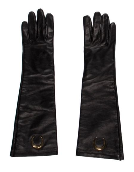 Off season deals! Though we may not be using black leather gloves in the upcoming months, we surely will need these, October! Shop fall winter deals on The Real Real!

Product: Women's black Zeynep Arçay moon leather gloves.

Pristine condition! 78% off retail!

#LTKSeasonal #LTKFind #LTKsalealert