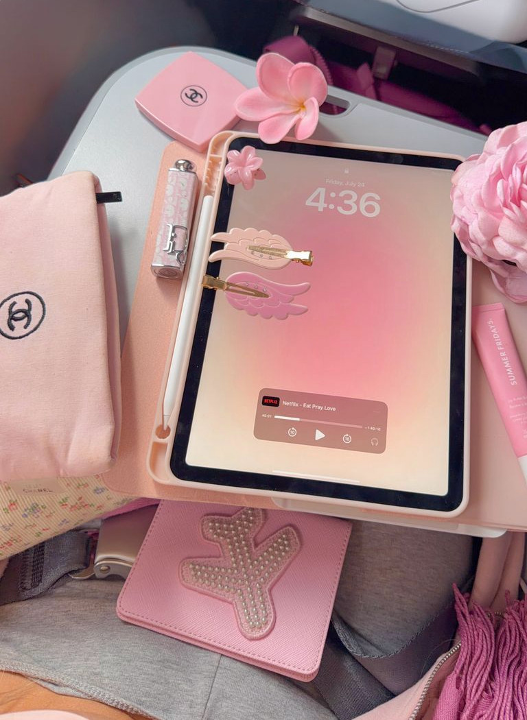 
passport working overtime ✈️🌸🐒👙🥥
 

 #LTKdayinmylife #LTKBeauty #LTKTravel