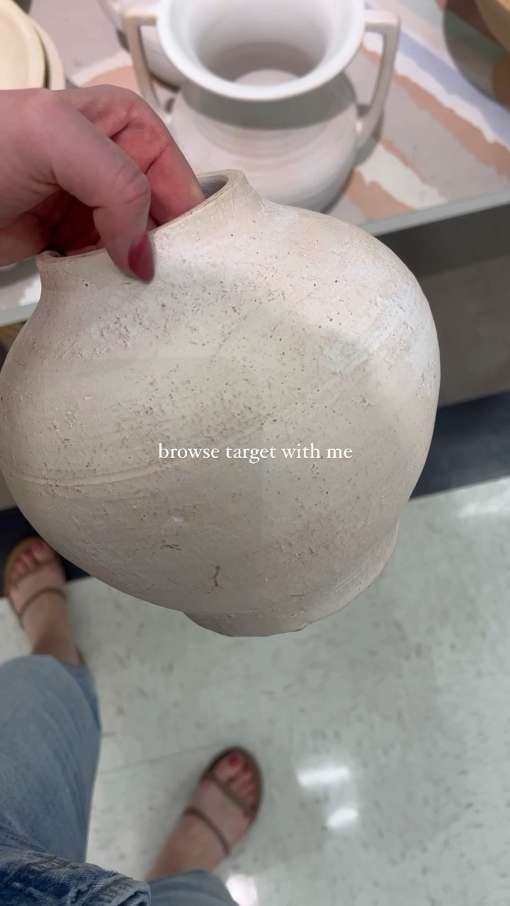 come browse target with me!

Vase, serving bowl, lamps, cover up, mug, planter 

#LTKVideo #LTKhome