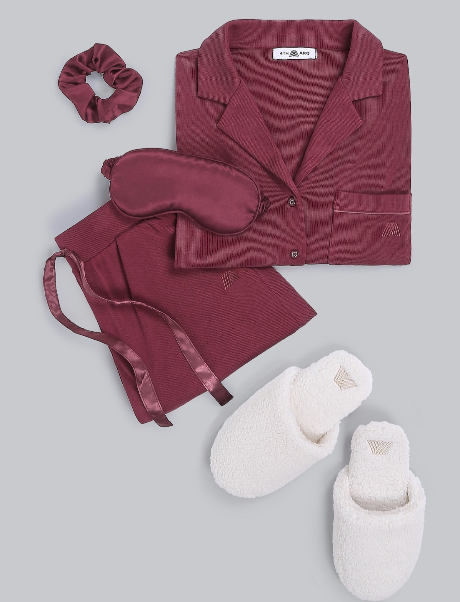 GIFT IDEAS🛍 4th Arq have some beautiful gift sets in at the moment.. They just arrived today and will sell out fast ladies.. If you sign up to their newsletter you can also receive 10% off your first order. I will admit I have purchased myself tonight…💕



#Holidaygifts #giftsforher #giftsformum #girlfriendgifts #christmaspresents #christmaspyjamas #giftideas

#LTKstyletip #LTKSeasonal #LTKGiftGuide