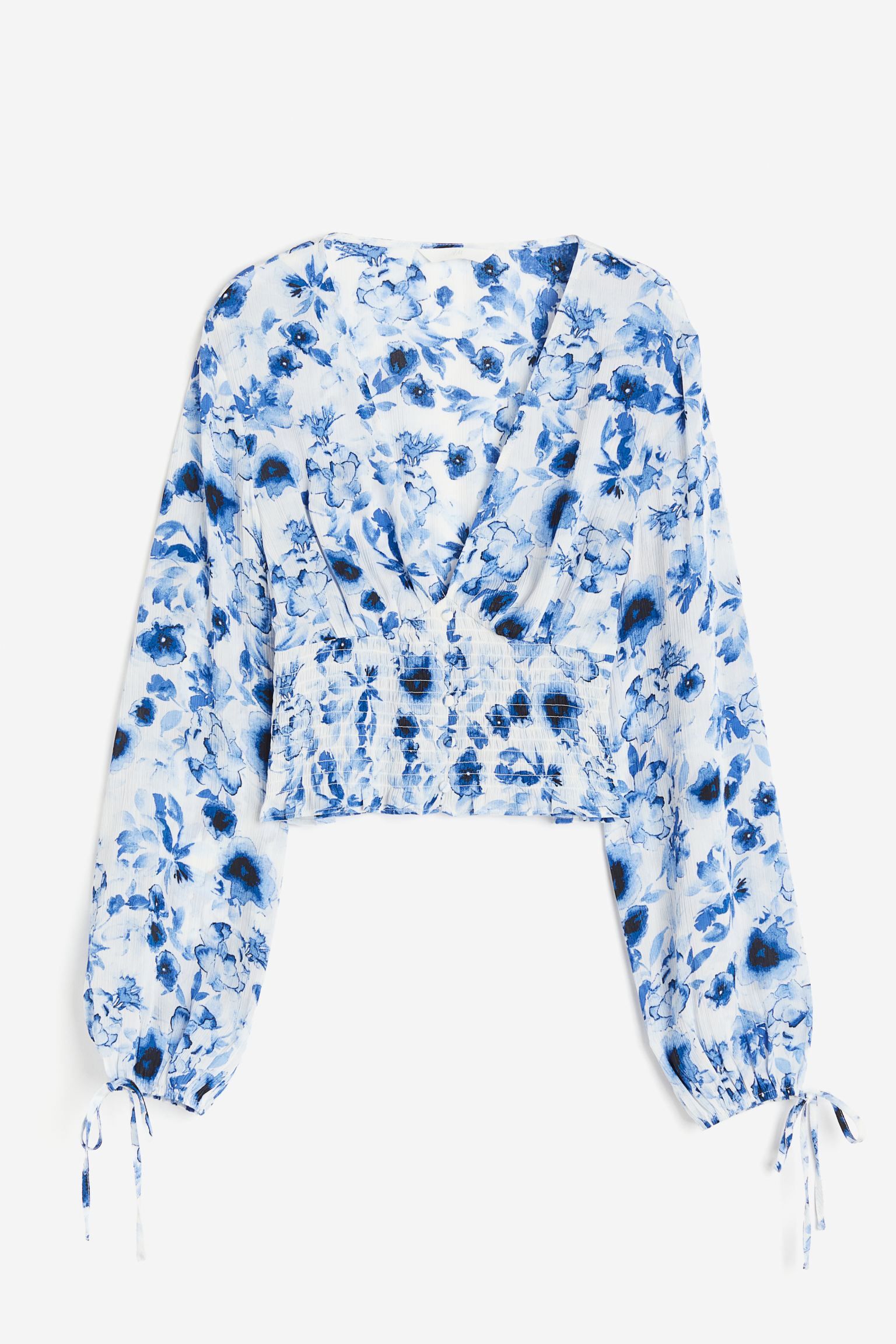 Cropped V-neck blouse - White/Blue floral - Ladies | H&M GB | H&M (UK, MY, IN, SG, PH, TW, HK)