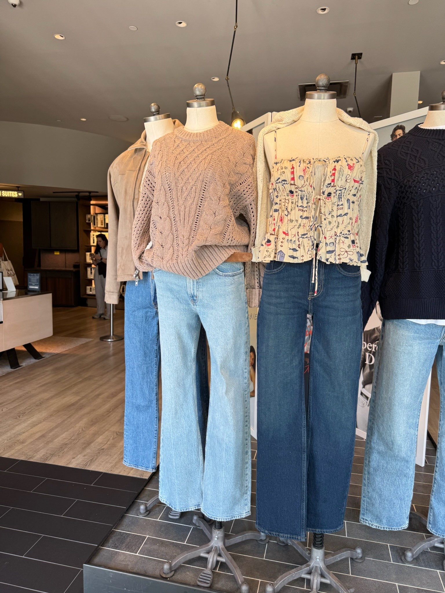 Abercrombie is 25% off until 9/29 through the LTK App! 🤎

sale alert, LTK fall sale, activewear, new arrivals, fall fashion, fall outfit, Lauren Mulloy

#LTKStyleTip #LTKFallSale #LTKFindsUnder100