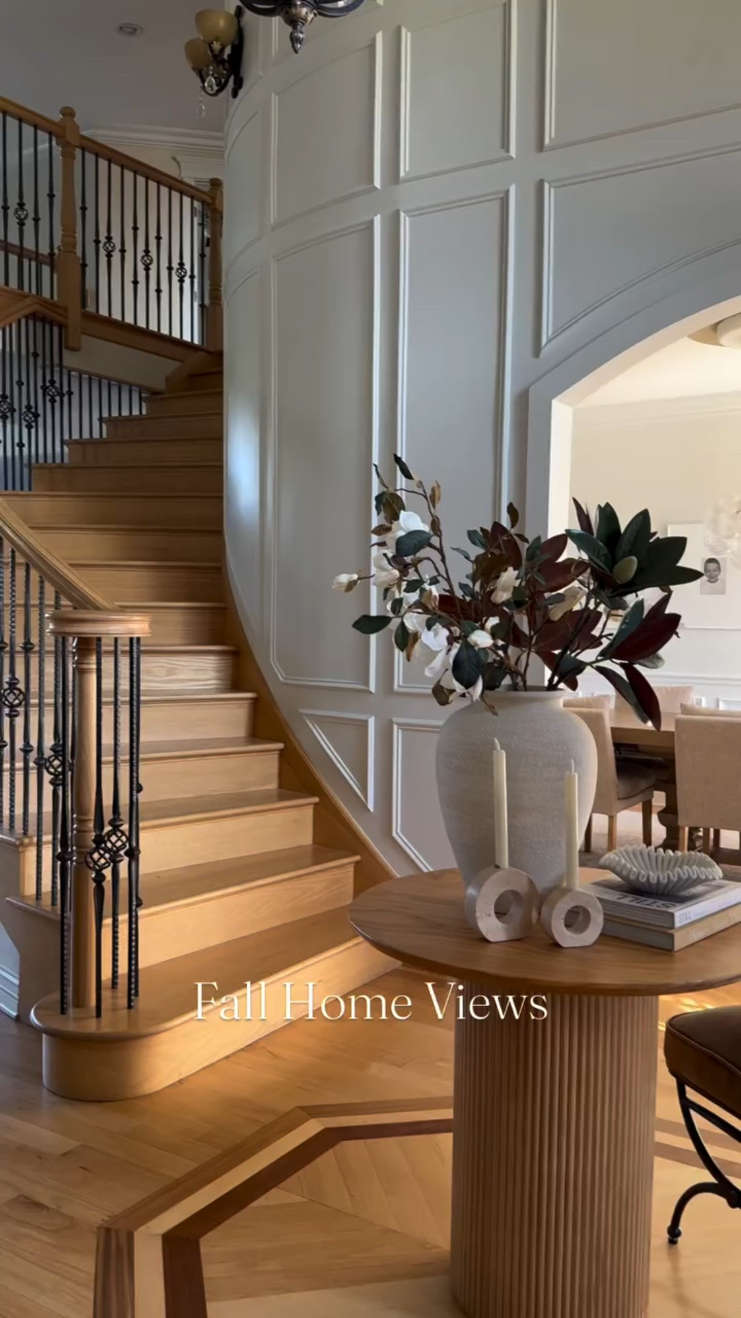 Fall Home Views 🍁🍂 comment FALL for links!

Slightly obsessed with fall color palette and all the warm, earthy tones rich browns and burgundy. Anyone else? Peep my new coffee table 🥹🥰