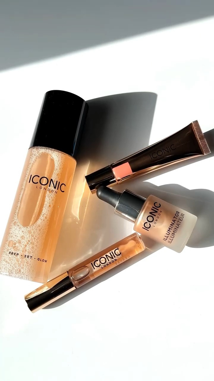 Gifted by @iconic.london 

How mesmerizing is the Prep-Set-Glow 🤩

✨ My recent Iconic London order:
- Prep-Set-Glow Hydrating Mist
- Illuminator Drops in ‘Original Champagne Shimmer’
- Sheer Blush in ‘Cheeky Coral’ 

If you would like to shop Iconic London you can use my affiliate code ‘BRITTANY’ at check out and you can shop this products in my storefront that is linked in my bio! 

https://us.iconiclondoninc.com/pages/creator-storefront?lc_ambassador_id=Y3VzdG9tZXI6NTU5NTQwMA

#iconiclondon #iconiclondonilluminator #iconiclondonprepsetglow #iconiclondonblush #blush #illuminator #highlighter #glow #makeup #makeupartist #beauty #sparkly