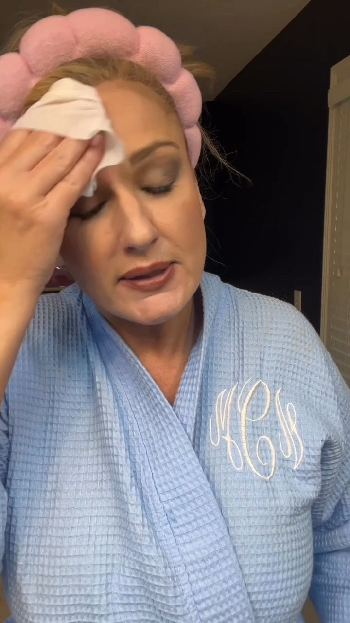 My two must have
 Products for removing my makeup 

#LTKBeauty #LTKOver40 #LTKFindsUnder50