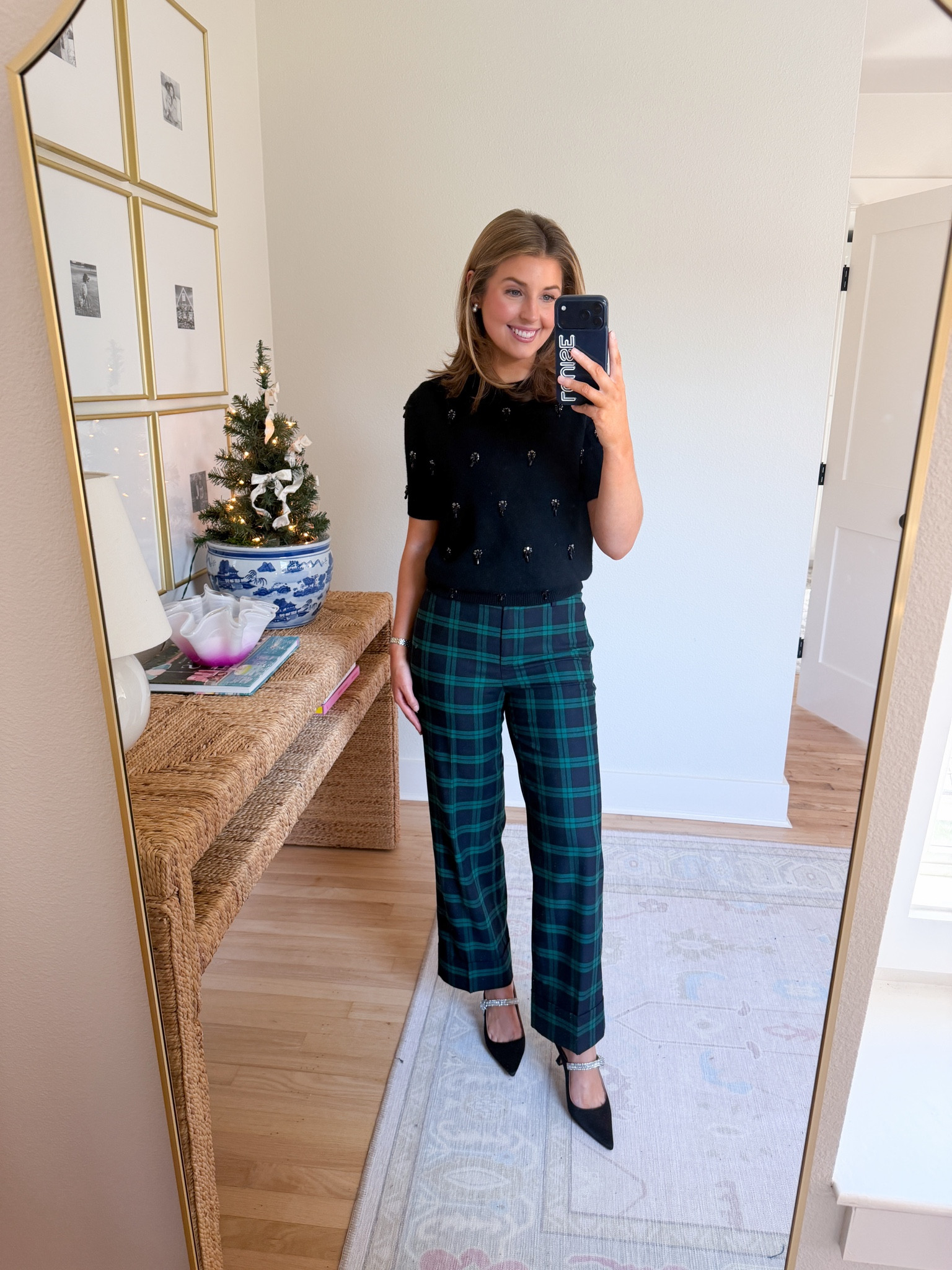 Christmas Eve outfit! Wearing a 2 in pant and XS in sweater 