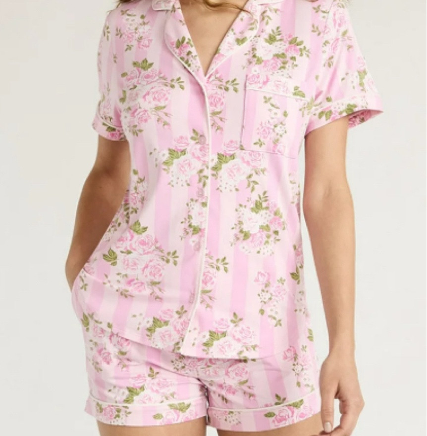 Women's pajamas
Walmart finds
Women's floral Grandmillenial pajamas 


#LTKStyleTip #LTKSaleAlert #LTKFindsUnder50