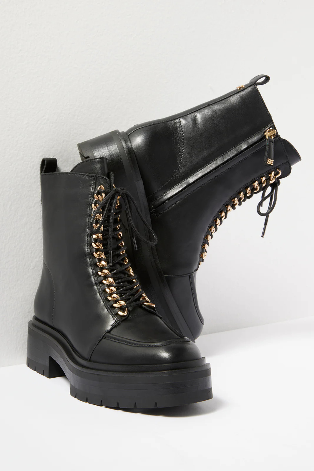 Lovrin Boot | Evereve